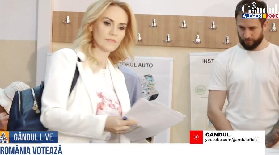Gabriela Firea s-a prezentat la secția de votare pentru a-și exprima opțiunea / sursă foto: GANDUL