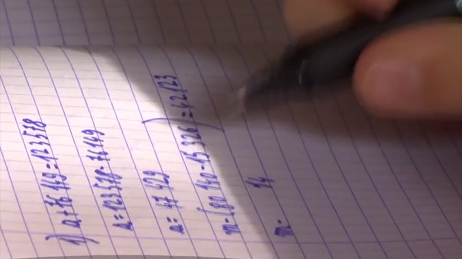 Cum a răspuns o elevă din București la testul la matematică, la întrebarea "Cât fac 12 împărțit la 3?"
