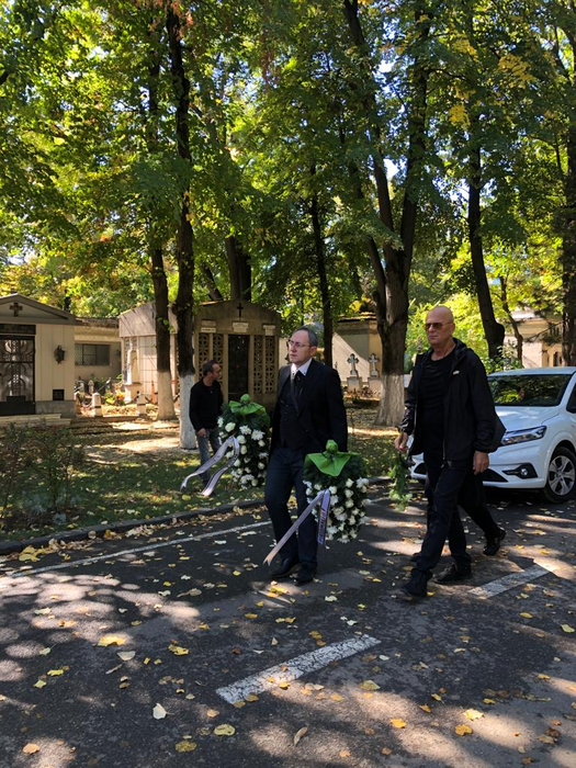 Alexandru Arșinel a fost înmormântat în cimitirul Bellu, duminică, în jurul prânzului (Foto: CANCAN.RO)