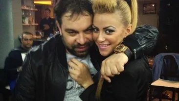 Asta da... NEBUNIA lui Salam! Dansatoarea de 18 ani a manelistului a venit fara lenjerie intima in club!