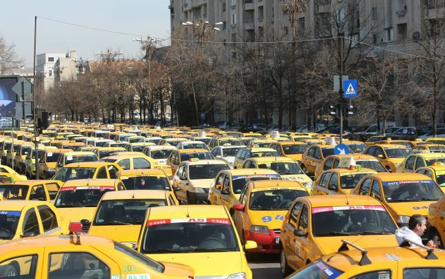 Taximetriştii din Bucureşti au creat un ”sindicat” anticlienţi
