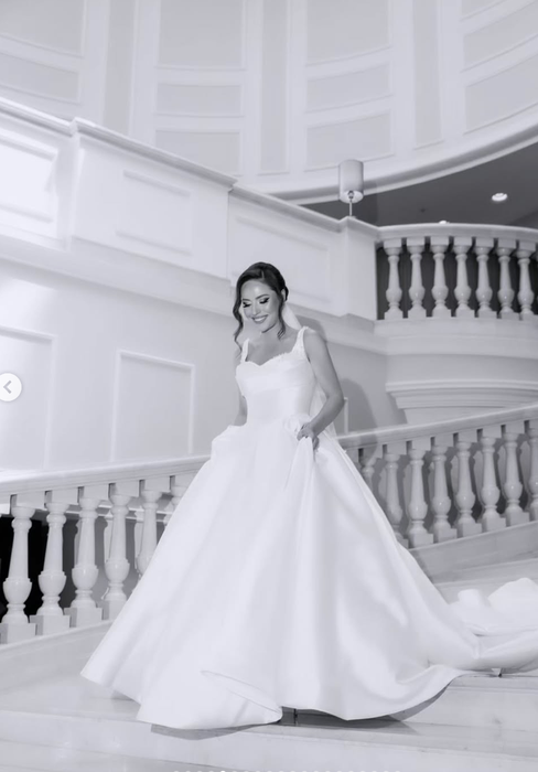 Finalistul Românii au talent și fosta prezentatoare METEO de la Prima TV s-au căsătorit religios! Primele imagini de la nunta lui Valentin Luca și Roxana Ghiorghian
