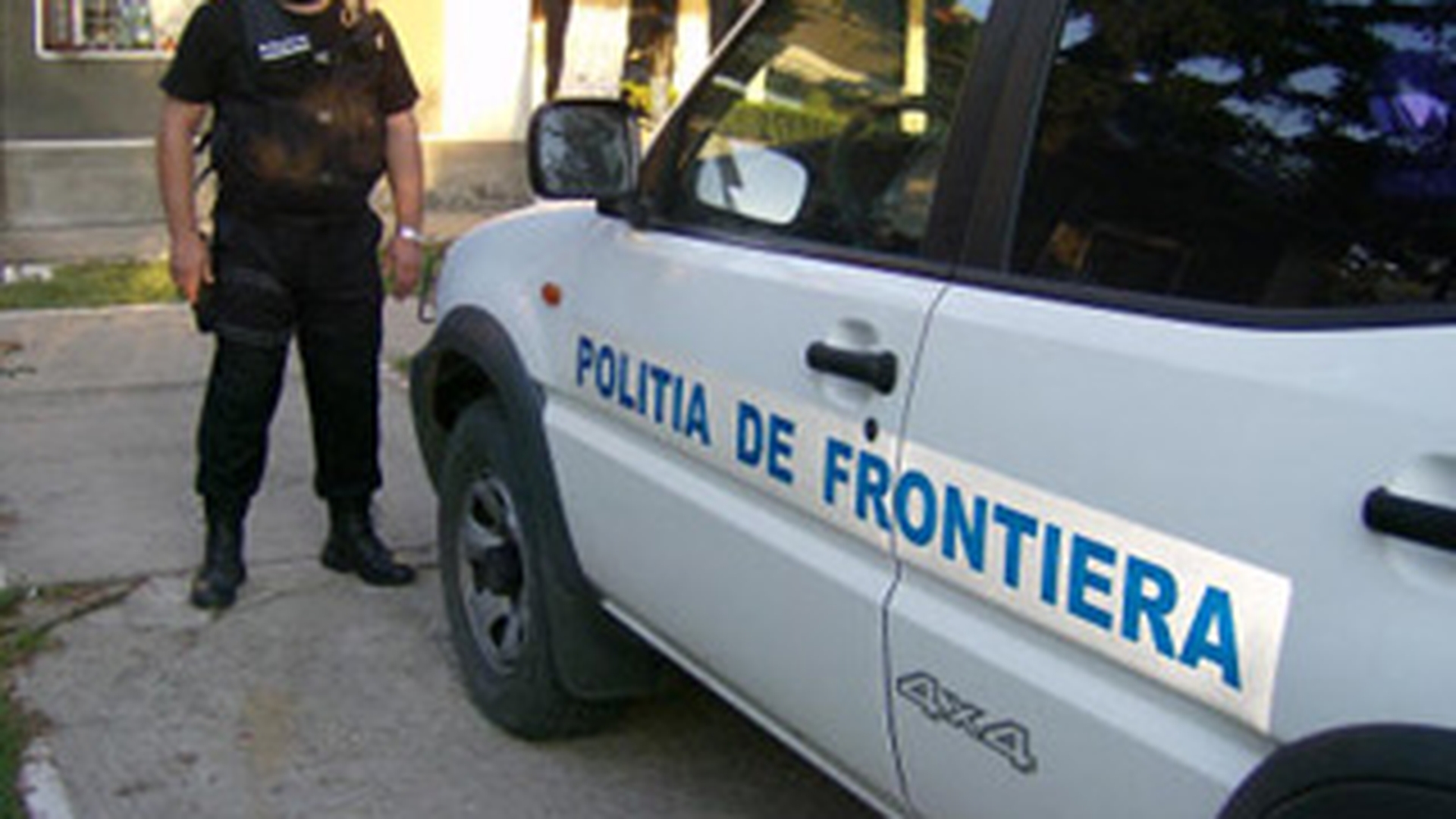 Un moldovean, un sarb si un algerian, prinsi in timp ce incercau sa treaca ilegal in Ungaria
