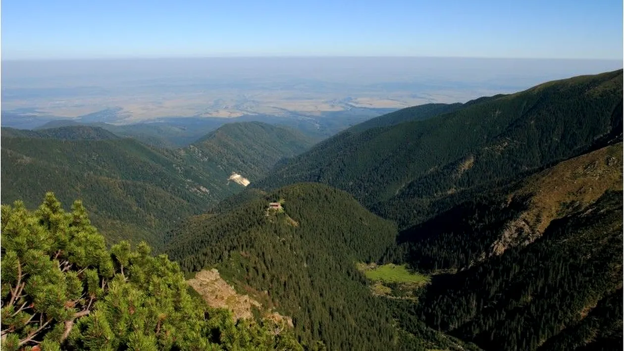 Alpinist dispărut în Munții Făgăraș, căutat cu un elicopter MAI