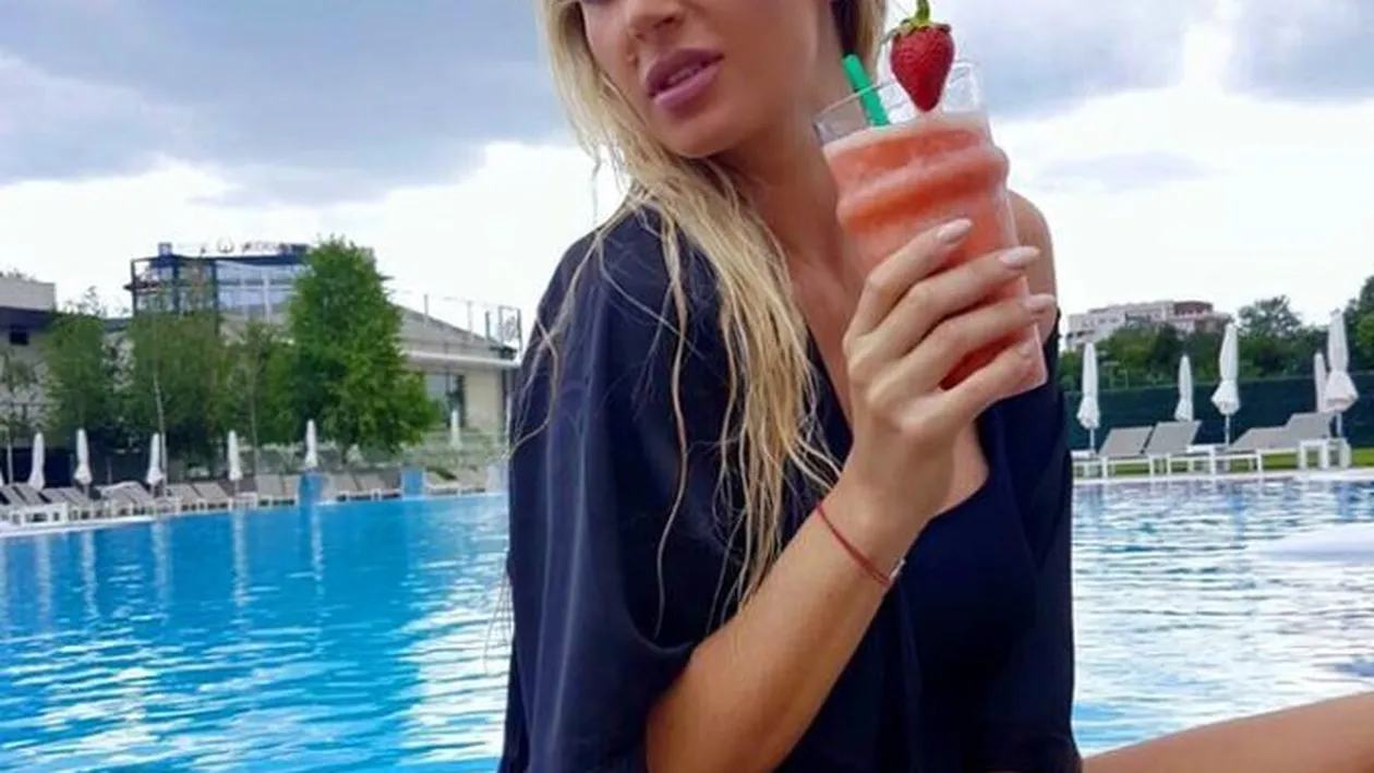 Mai provocatoare de atât nici nu putea fi! ANDREEA BĂNICĂ, gravidă în cinci luni, s-a fotografiat într-un costum de baie minuscul, iar fanii...