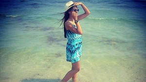 Nicole Cherry vrea sa ne arate cu orice pret ca a crescut! Uite cat de sexy s-a imbracat, la mare! "Cati ani spuneai ca ai?"