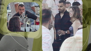 "Bursucu" a preferat discreția la petrecerea din Loft. Cine i-a fost alături toată seara