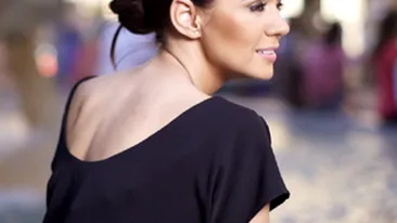 Albertina Ionescu este imaginea unei colectii de fuste si rochii