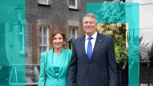 Unde se duc tot mai des Carmen și Klaus Iohannis. Așa uită ei de problemele României