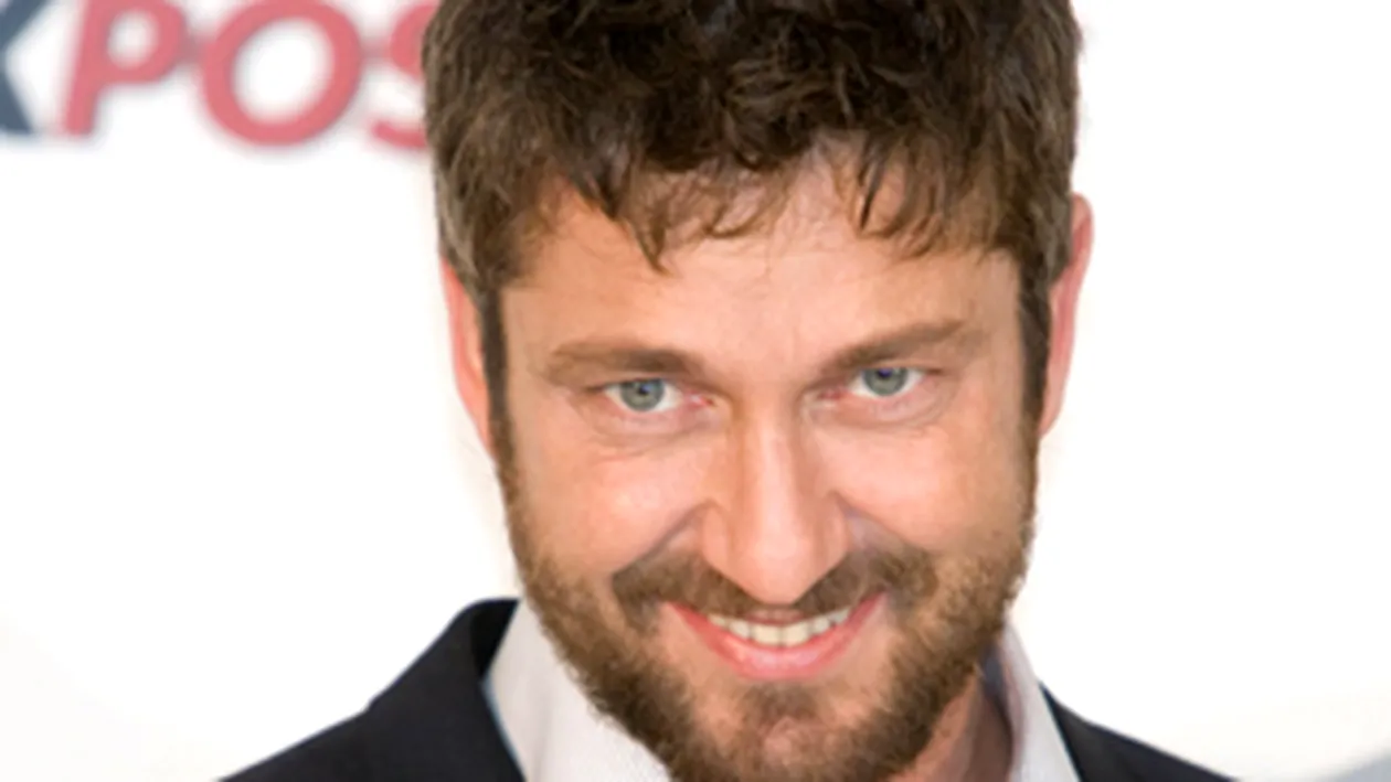 Gerard Butler s-a reapucat de fumat din cauza lui Russell Crowe!