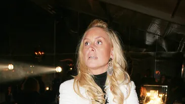 Licitatie pentru apartamentul amantei lui Piti. Patru barbati si-au dorit sa doarma in patul in care Vica s-a iubit cu Victor