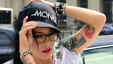 Dj Wanda adora sa-si puna sanii in evidenta! In ultima fotografie i-a avut in prim plan