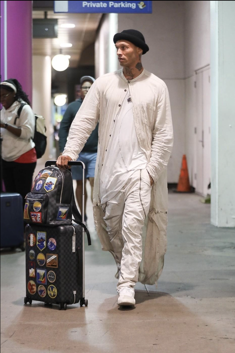 Cum arată și cu ce se ocupă acum, în 2024, cel mai sexy prizonier din lume. Jeremy Meeks are 40 de ani și 3 copii