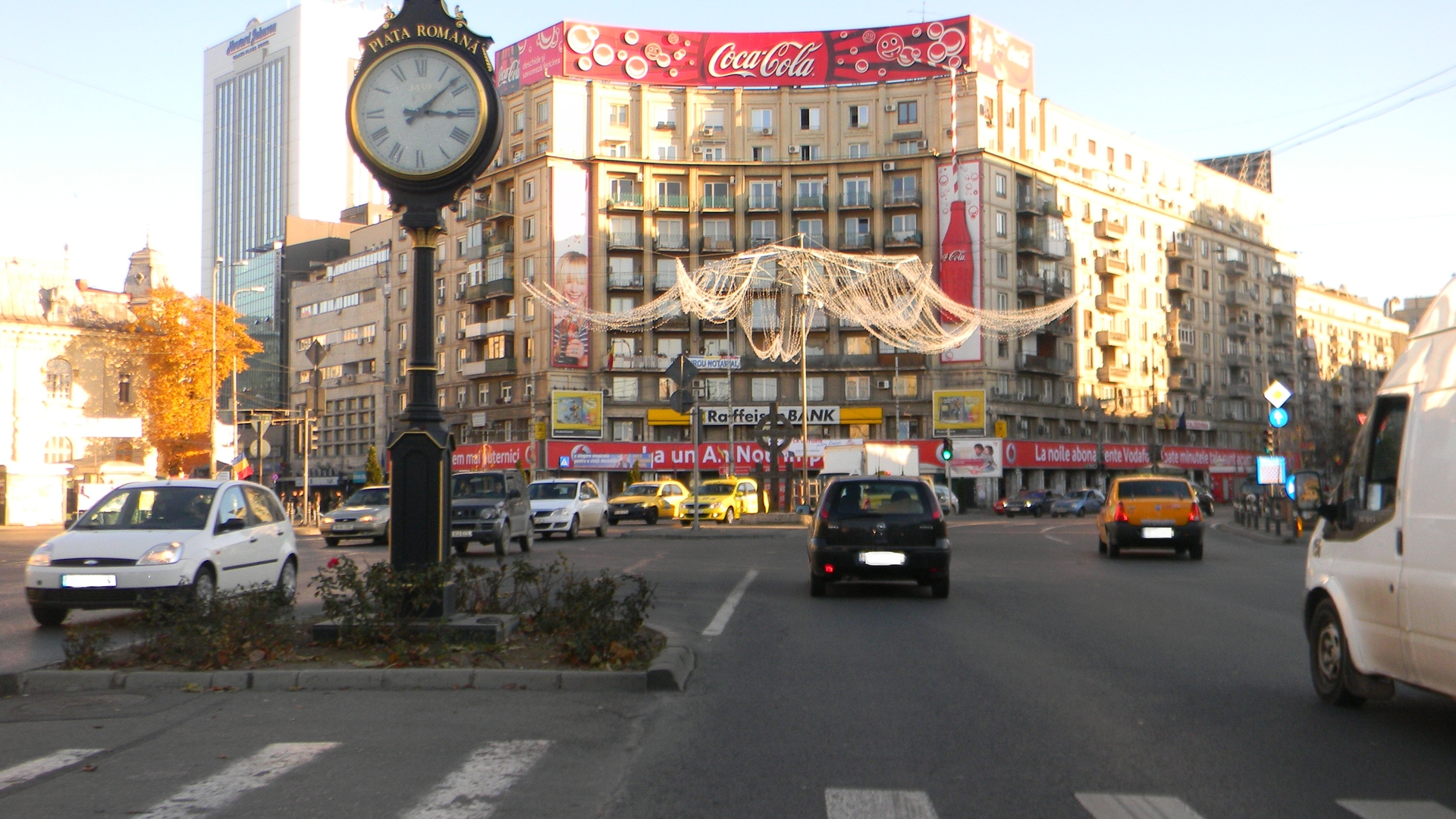 Astazi se aprind primele luminite de sarbatori in Bucuresti! Vezi cum se pregateste Capitala de Craciun!