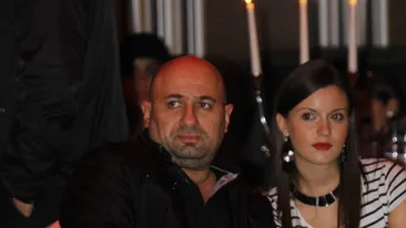 Cum le face, cum le perpeleste, cert este ca le prajeste. Chef-ul Catalin Scarlatescu invarte iubitele mai ceva ca pe... retete