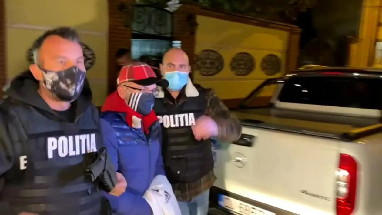 Dosar penal pentru lovire, după ce jurnaliştii veniţi în faţa casei lui Mititelu au fost agresaţi