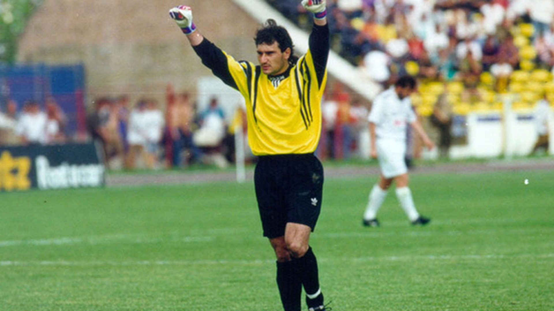 Il mai tii minte pe Zoltan Ritli? Cum arata si cu ce se ocupa acum fostul mare portar al Stelei