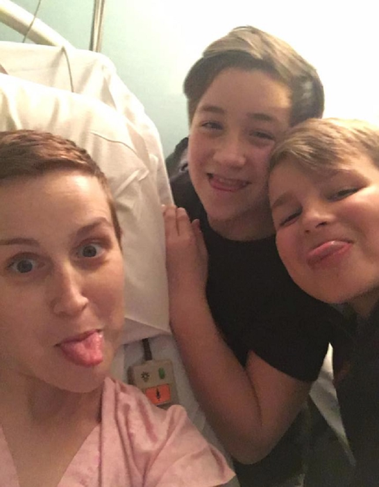 O femeie în vârstă de 38 de ani a murit, după ce medicii i-au ignorat simptomele cancerului: „Mi-au zis că sunt bine şi că am calciul scăzut”