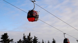18 persoane si 2 copii blocati in telecabina la Sinaia!