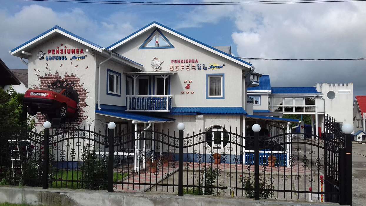 Pensiunea ”Șoferul norocos” este un punct de atracție pentru turiști