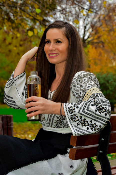 Daniela Ploia, cântăreața de muzică populară, este terorizată de amantele fostului iubit