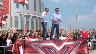 Toata Moldova e cu Razvan si Dani la X Factor!