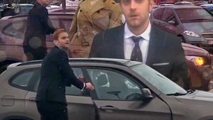 Scene incredibile filmate într-o parcare din București. Denunțătorul lui Iohannis, agresat înainte de Crăciun: ”Discriminatule...”