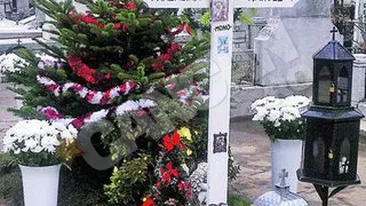 Locurile de veci ale artistelor disparute, decorate de sarbatori! Malina si Madalina, vegheate de braduti