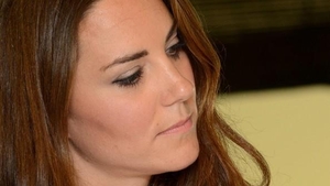 Kate Middleton şi-a schimbat complet stilul de viaţă! A renunţat la alcool, junk food şi ţigări ca să rămână gravidă!