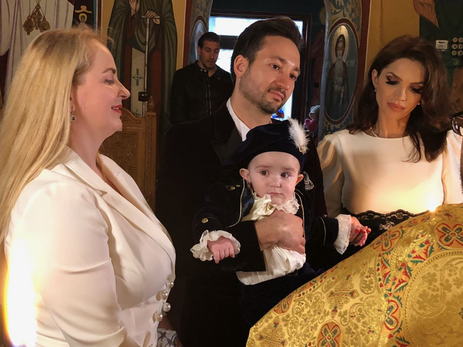 Galerie foto. Delia Antal și-a botezat băiețelul! O cântăteață cunoscută și un om de afaceri au fost nași: ”De mult mi-a zis că…”