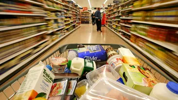 CRACIUN 2013. Programul super si hipermarket-urilor. Marele magazine sunt inchise de CRACIUN si REVELION