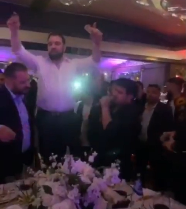Florin Salam a ”aruncat” cu mii de euro în lăutari