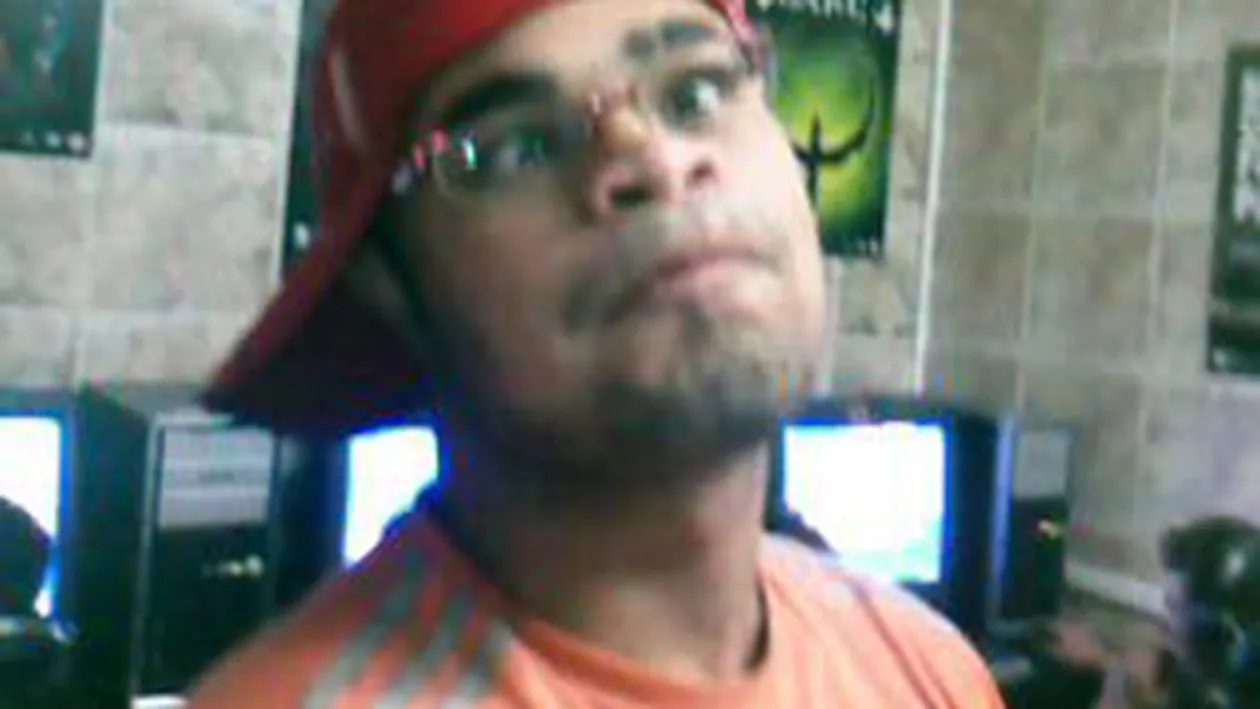 Recunoaste personajul! Uite cum arata perversul de pe Targu Ocna pe vremea cand nu era celebru