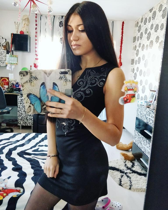 Și frumoasa, și deșteaptă! Cu se se ocupă Delia Ionete, tânăra felicitată de Klaus Iohannis după ce a luat 10 la BAC