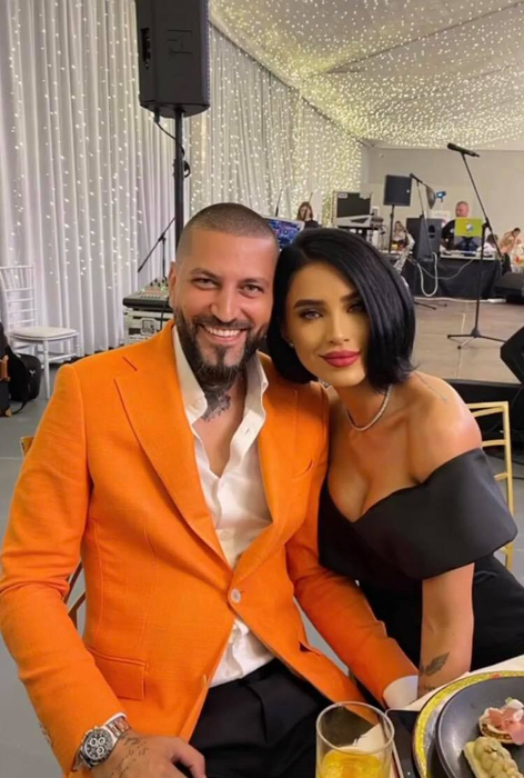 Cum au fost îmbrăcați Adelina și Virgil