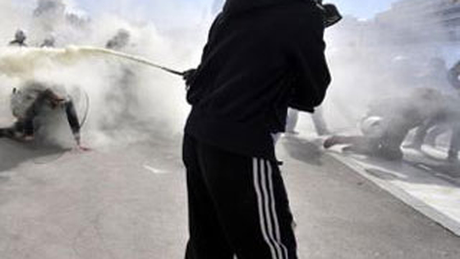 Un fost politist din Grecia a mintit timp de 15 ani ca avea 19 copii, pentru a incasa alocatiile