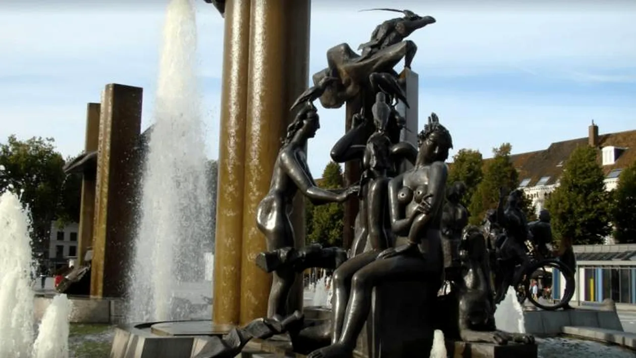 O grupare de români e bănuită că a furat o statuie din bronz de 5 tone, din Bruges