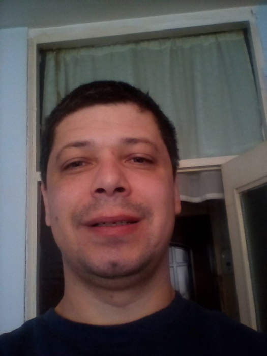 Sebastian revine după ani buni cu anunțul de vânzare a virginității