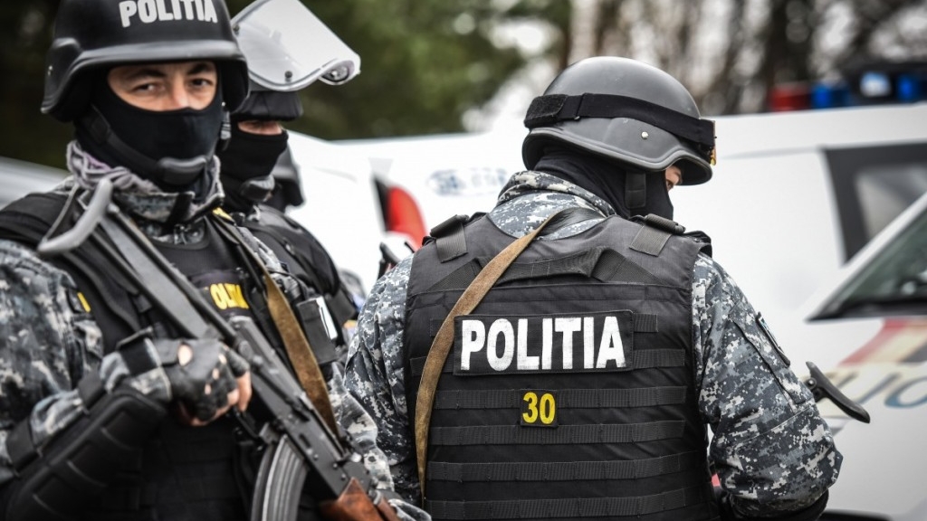 Apel 112: ”Mă omoară!” Polițiștii au rămas mască! O bombă sexy a …