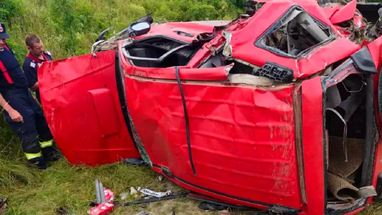 Accident GRAV în Harghita! O mașină a fost spulberată de tren: o persoană se zbate între viață și moarte