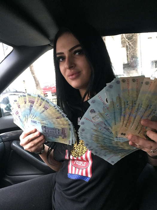 Mihaela, nora lui Leo de la Strehaia