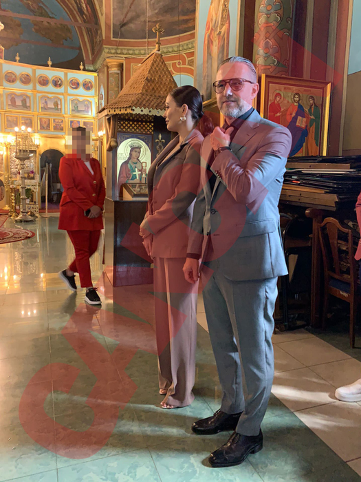 Reghe & Corina și-au creștinat fiul în secret! CANCAN este singura publicație din România care are imagini de la botez!