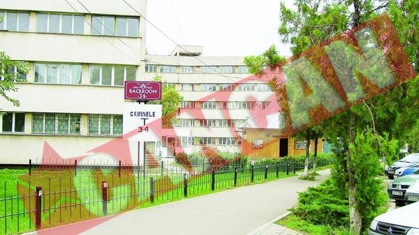 Si-a pus fetita In sac si a aruncat-o In spatele blocului