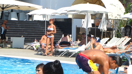 Imagini nemaivazute si fierbinti cu iubita lui Tatarusanu! Nety poate oricand sa concureze cu bombele sexy ale fotbalistilor!