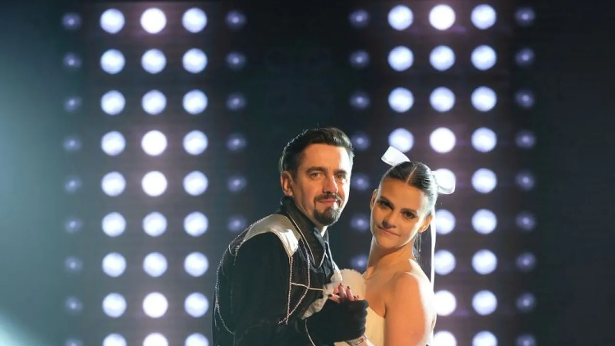 Cine e Maria Andreea Coroamă, partenera lui Cosmin Natanticu de la Dancing on Ice? Din ce face bani partenera comediantului de la Antena 1