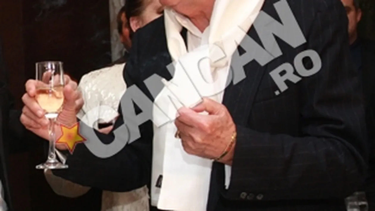 Dichiseanu e fumator inrait si mare bautor de whisky, dar arata senzational la 79 de ani! Viciile nu l-au doborat! Vezi aici secretele incredibile ale actorului