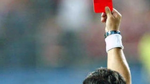 36 de fotbalisti au primit cartonasul rosu intr-un singur meci!
