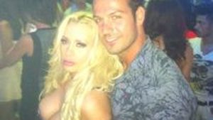 Sergiu Barboni este istorie! Simona Trasca s-a sarutat toata noaptea in club cu un salvamar!