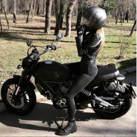 Iuliana Pepene deține permis de motor