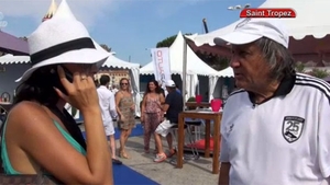 Brigitte Sfat, intr-o pereche de pantaloni minusculi! Vezi cu ce decolteu a facut furori in Saint Tropez